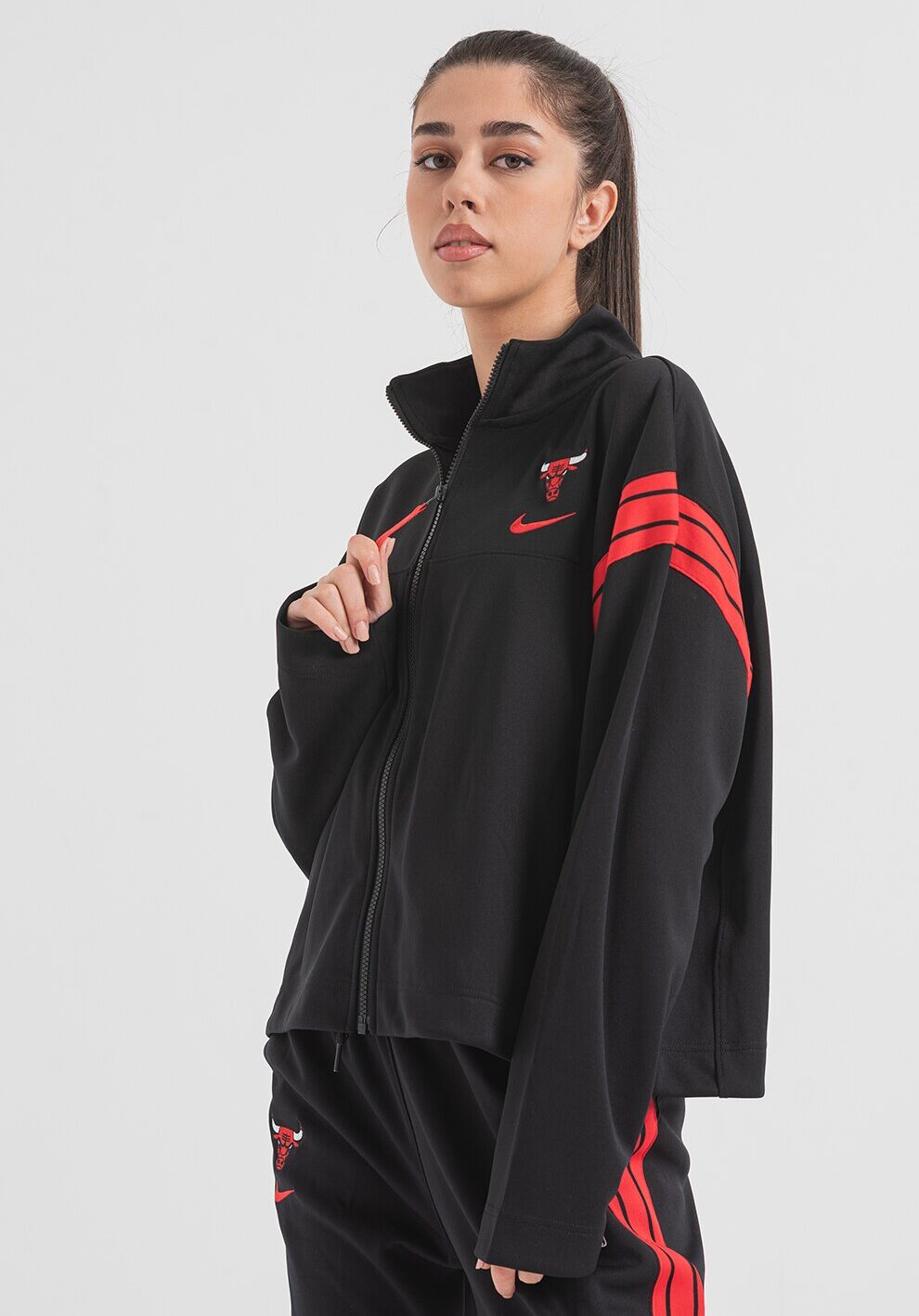 CHAQUETA MUJER CHICAGO BULLS COURTSIDE NIKE NBA EDICION 75TH ANNIVERSARY